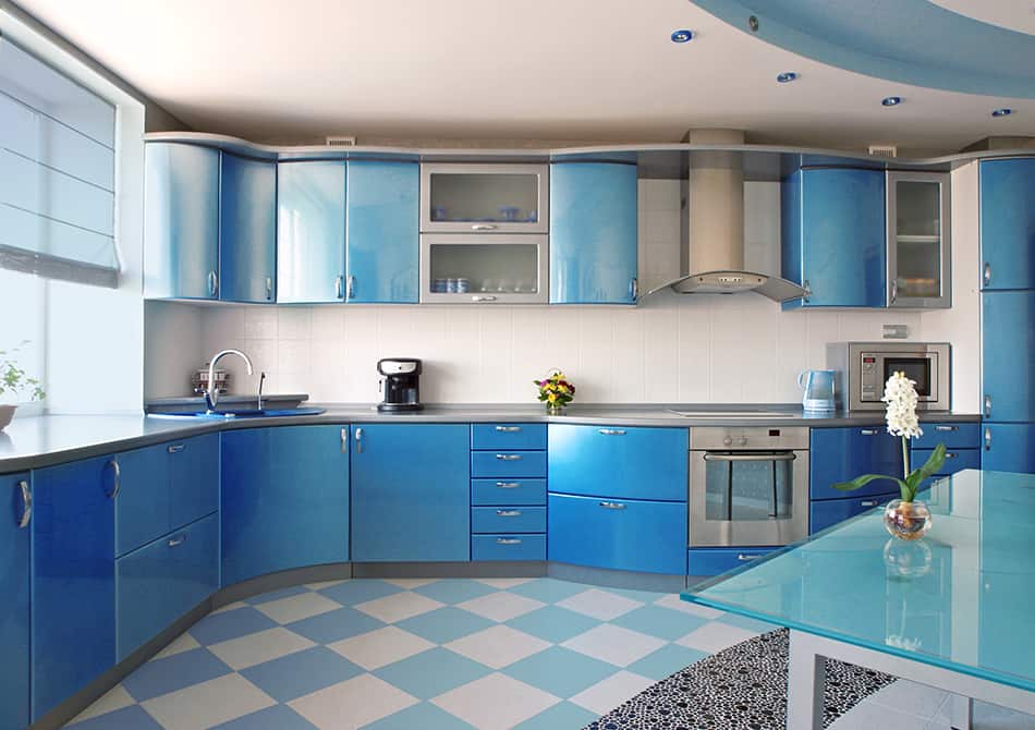 中間色調的藍色廚房櫥櫃