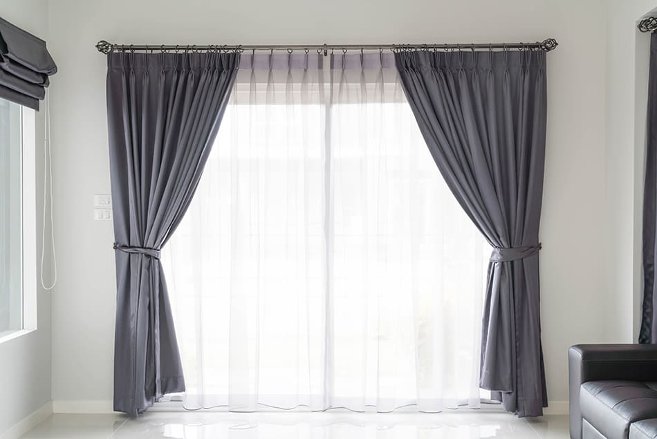 如何修飾普通窗簾：9種創造性方法