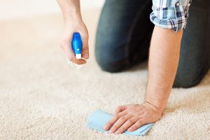 如何消除地毯上的噪音