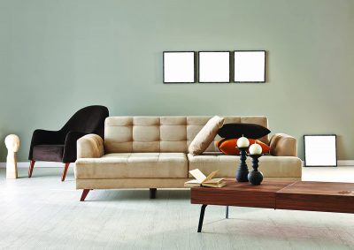 灰色的牆壁搭配棕色的家具，讓你的空間充滿活力