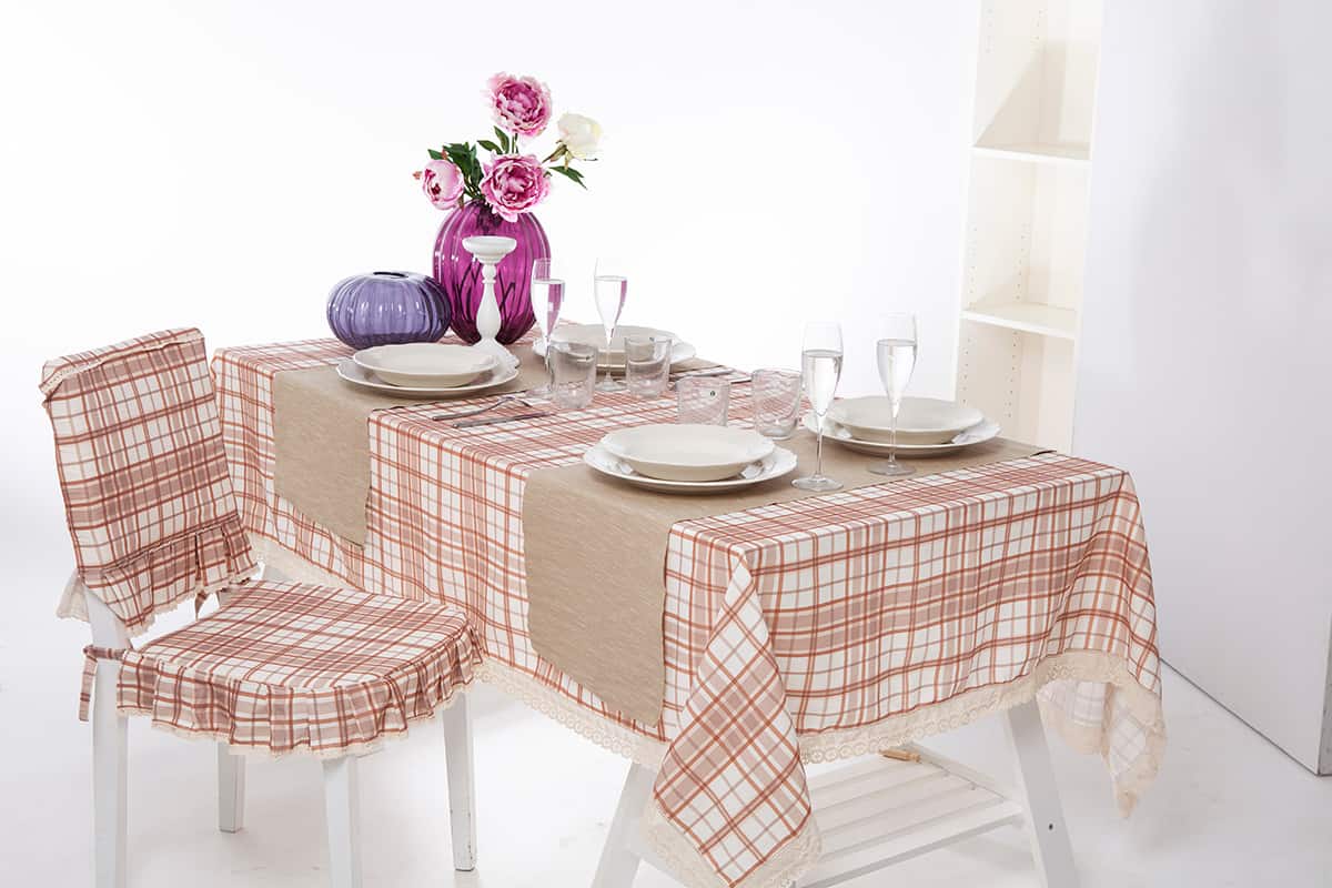Table Runners & Tablecloths