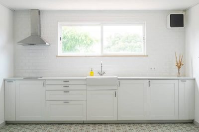 你能在廚房的窗戶周圍瓷磚嗎