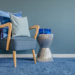 什麼顏色沙發與藍色地毯一起
