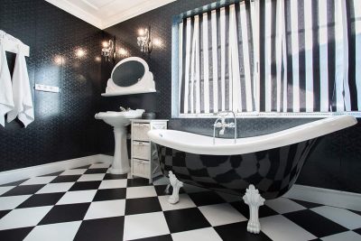 什麼顏色的牆壁與黑白瓷磚浴室相配